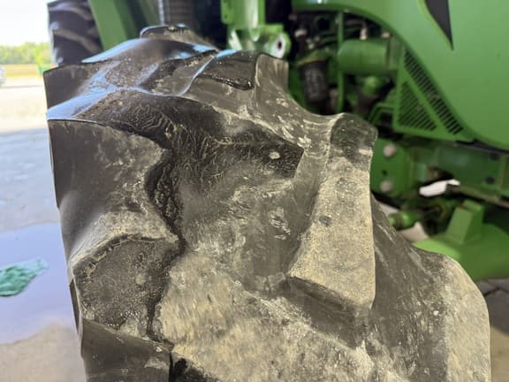 Image of John Deere 5100E equipment image 1