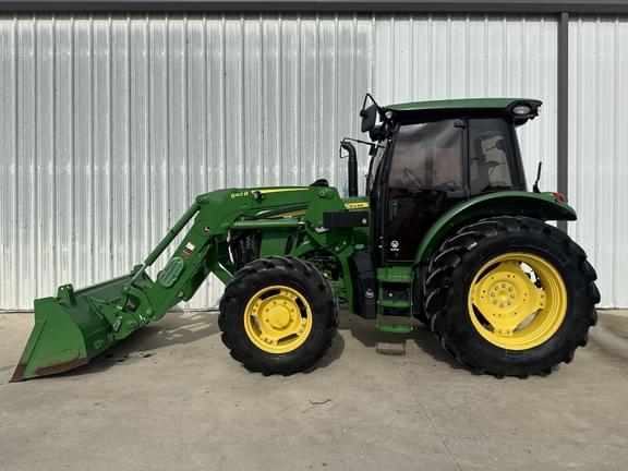 Image of John Deere 5115R Primary image