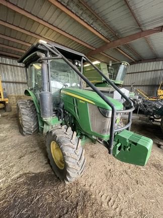 2017 John Deere 5125R Equipment Image0