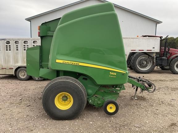 Image of John Deere 569 Premium equipment image 3