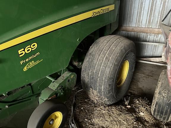 Image of John Deere 569 Premium equipment image 3