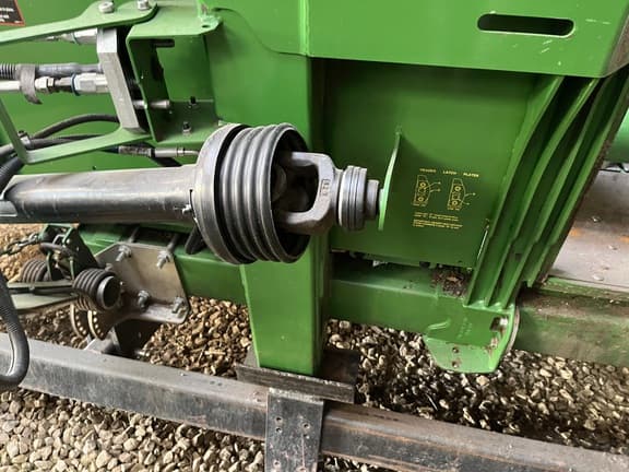 Image of John Deere 608C equipment image 4