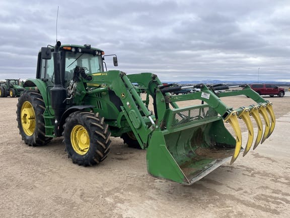 2017 John Deere 6110M Equipment Image0