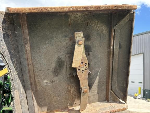 Image of John Deere 6120M equipment image 2