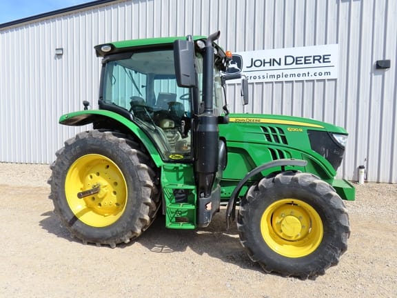 2017 John Deere 6120R Equipment Image0