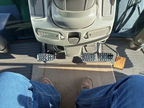 Image of John Deere 6155R equipment image 2