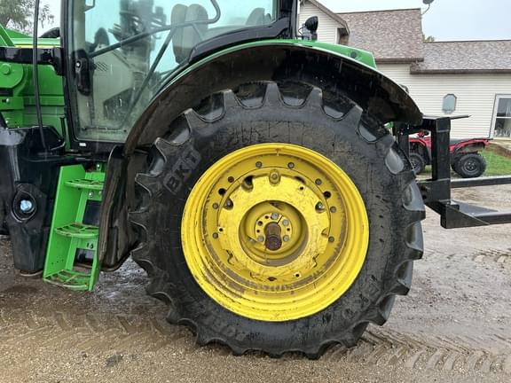 Image of John Deere 6155R equipment image 4