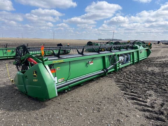 Image of John Deere 635F equipment image 2