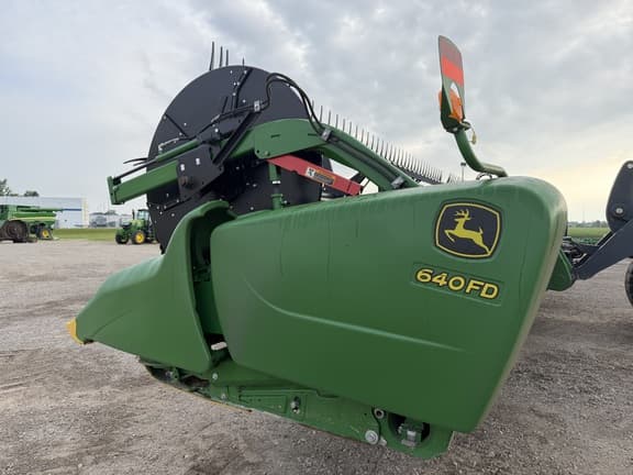 Image of John Deere 640FD equipment image 3