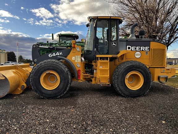 Image of John Deere 644K equipment image 3