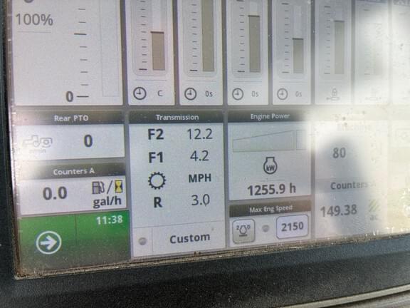 Image of John Deere 7230R equipment image 4