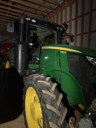 2017 John Deere 7230R Equipment Image0