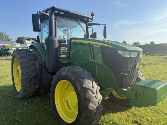 Image of John Deere 7290R equipment image 2