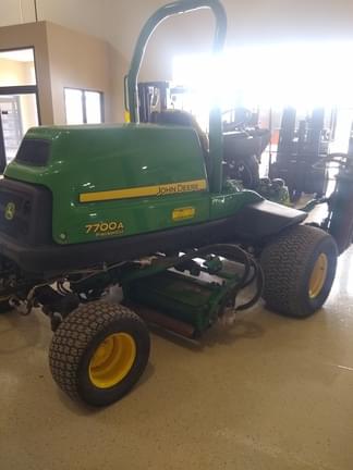 Image of John Deere 7700A equipment image 4