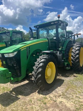 Image of John Deere 8245R equipment image 2