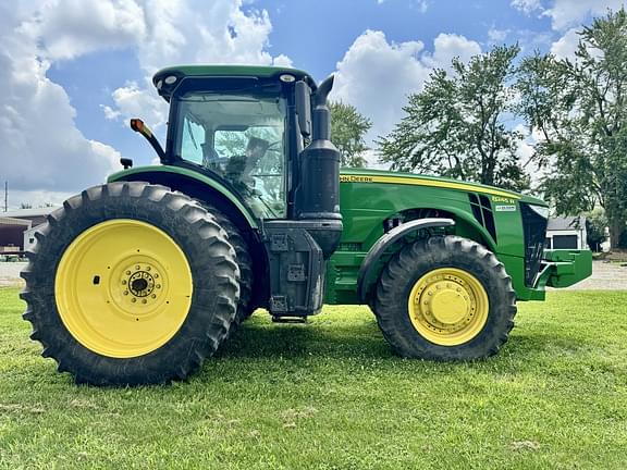 Image of John Deere 8245R equipment image 4