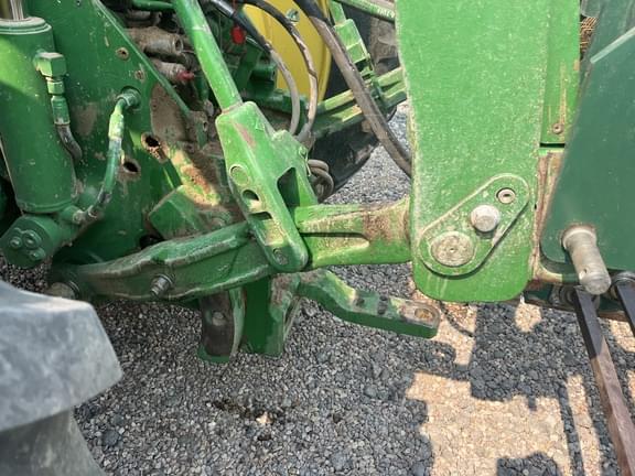 Image of John Deere 8245R equipment image 4