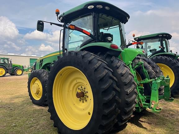 Image of John Deere 8245R equipment image 3