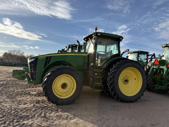 Image of John Deere 8245R equipment image 1