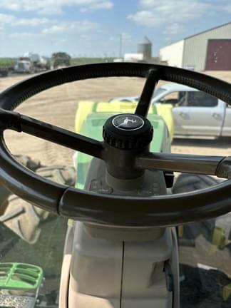 Image of John Deere 8245R equipment image 3