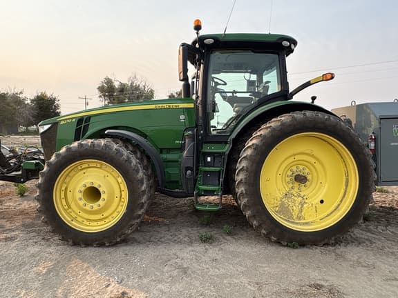 Image of John Deere 8270R equipment image 2