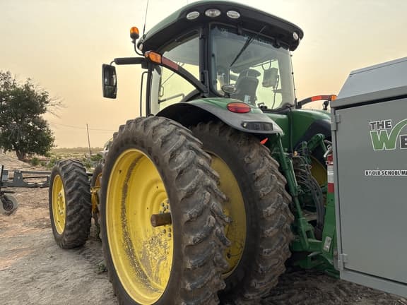 Image of John Deere 8270R equipment image 3