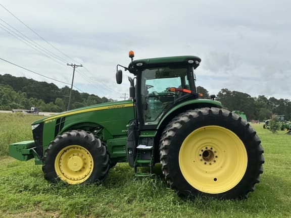 Image of John Deere 8270R equipment image 4