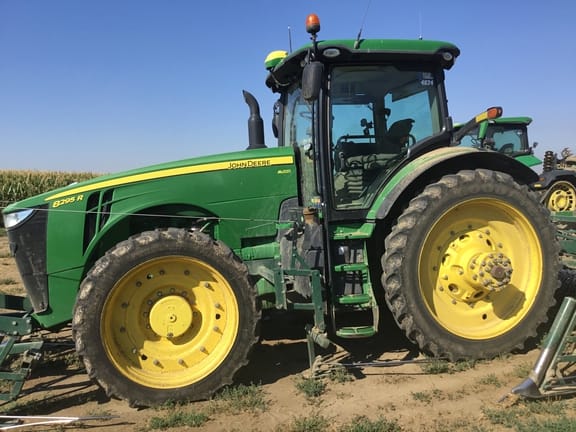 2017 John Deere 8295R Equipment Image0