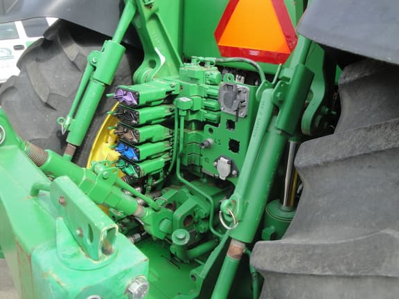 Image of John Deere 8295R equipment image 4