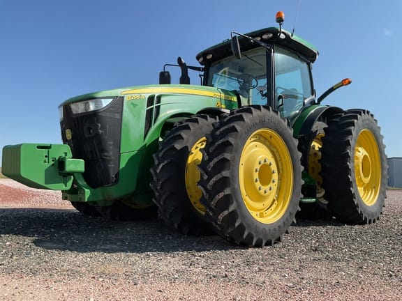 2017 John Deere 8295R Equipment Image0