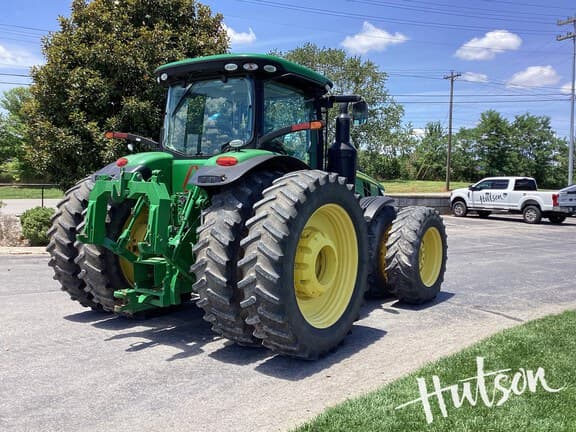Image of John Deere 8320R equipment image 3