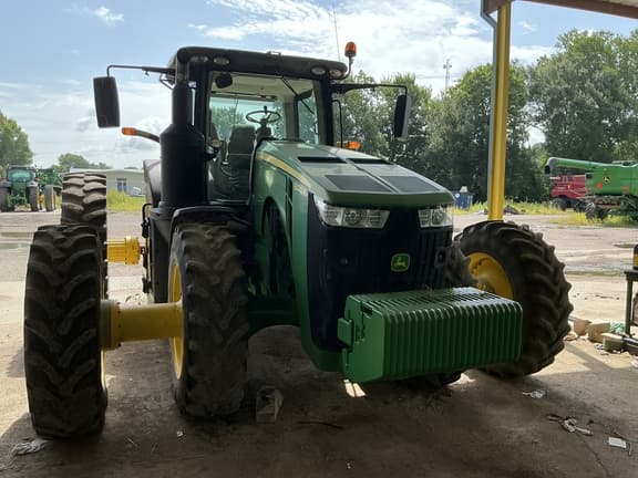 Image of John Deere 8320R equipment image 1