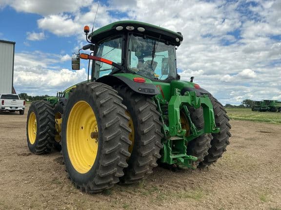 Image of John Deere 8320R equipment image 2