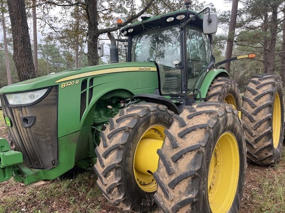 2017 John Deere 8320R Equipment Image0
