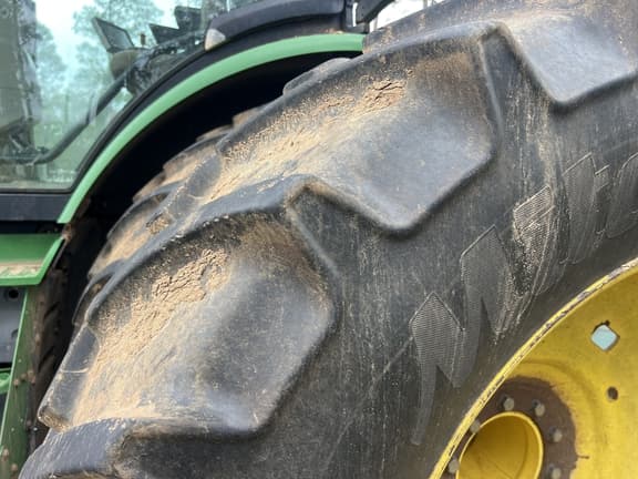 Image of John Deere 8320R equipment image 1