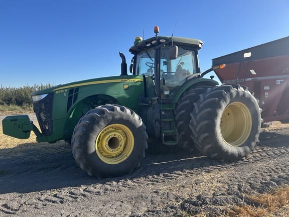 2017 John Deere 8320R Equipment Image0