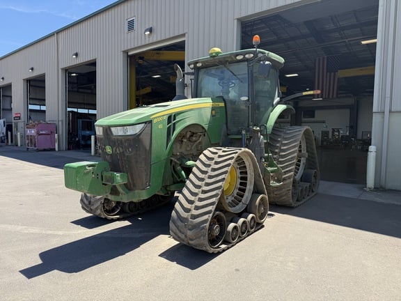 2017 John Deere 8320R Equipment Image0