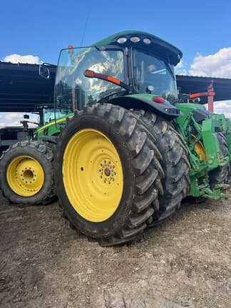 Image of John Deere 8320R equipment image 1