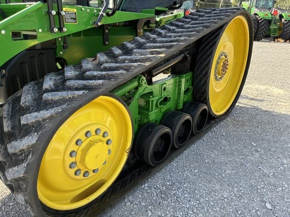Image of John Deere 8320RT equipment image 4