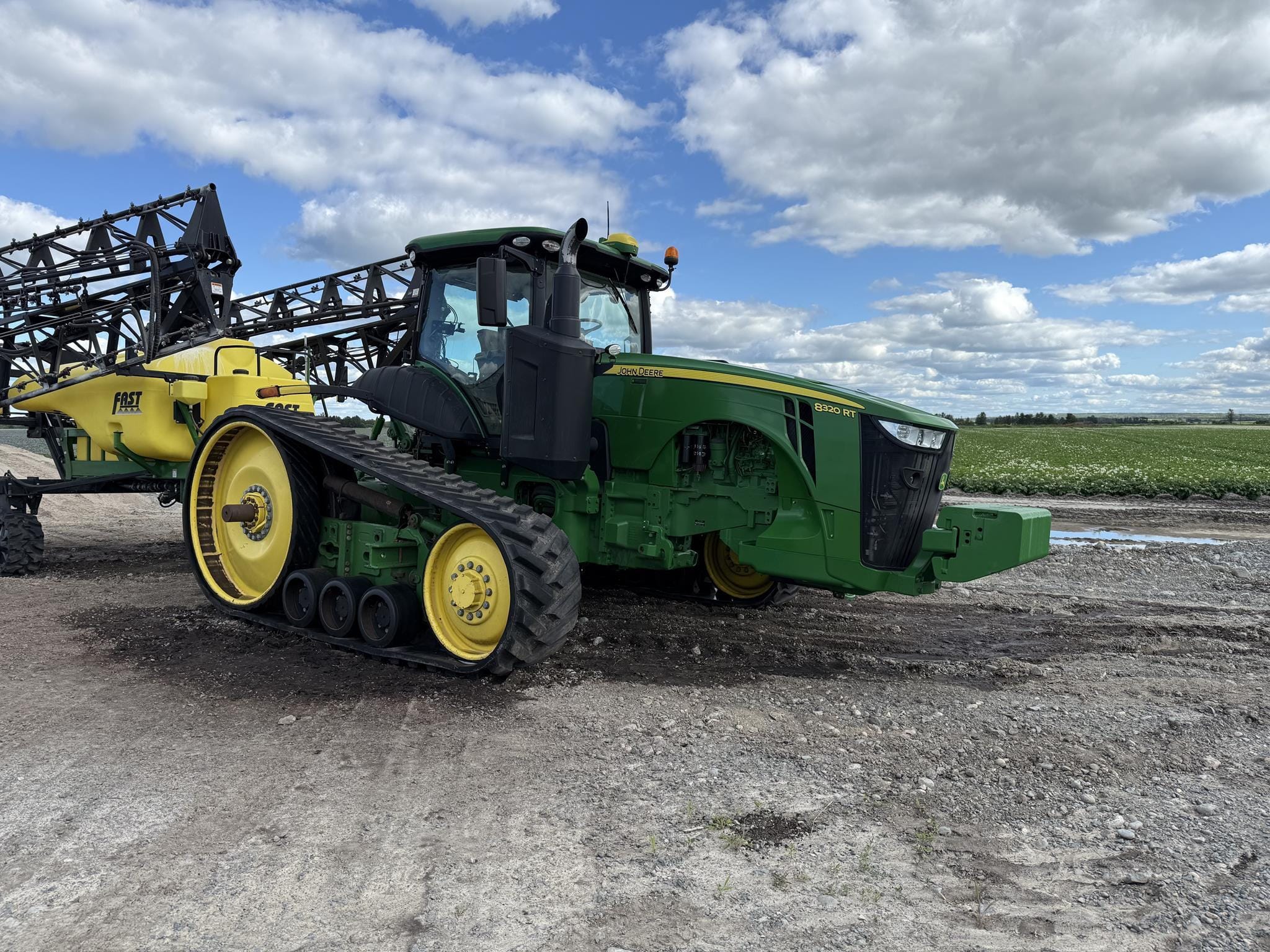 2017 John Deere 8320RT Equipment Image0