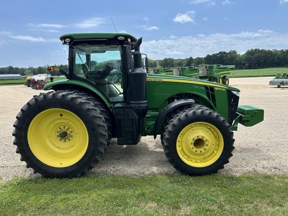 Image of John Deere 8370R equipment image 4