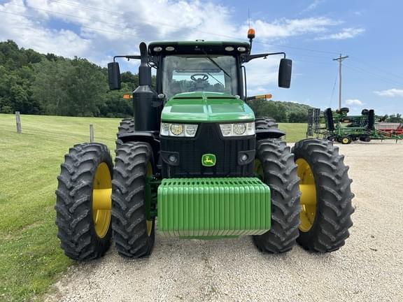 Image of John Deere 8370R equipment image 2