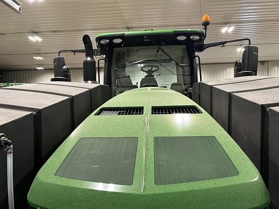 Image of John Deere 8370R equipment image 2