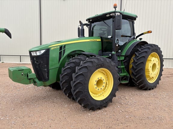 2017 John Deere 8370R Equipment Image0