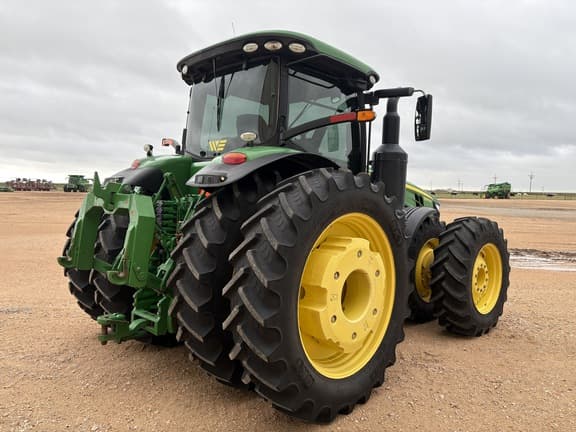 Image of John Deere 8370R equipment image 4