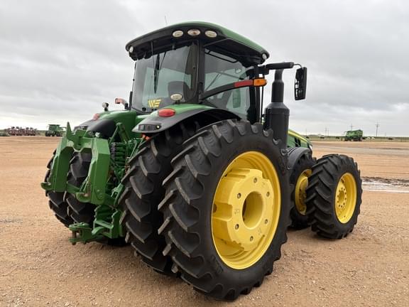 Image of John Deere 8370R equipment image 4
