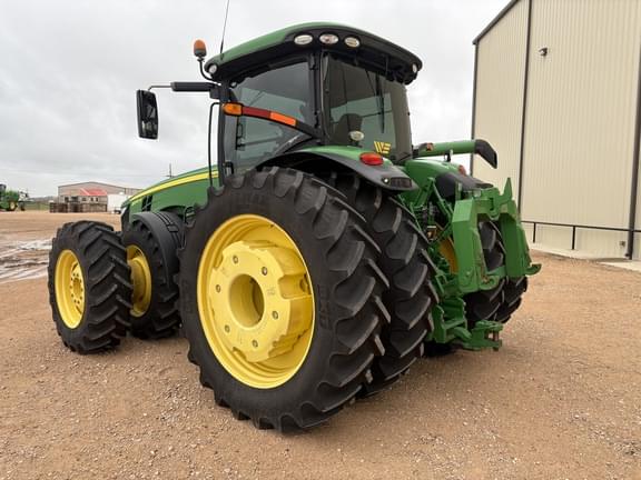 Image of John Deere 8370R equipment image 2