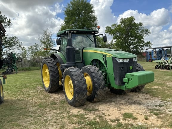 2017 John Deere 8370R Equipment Image0