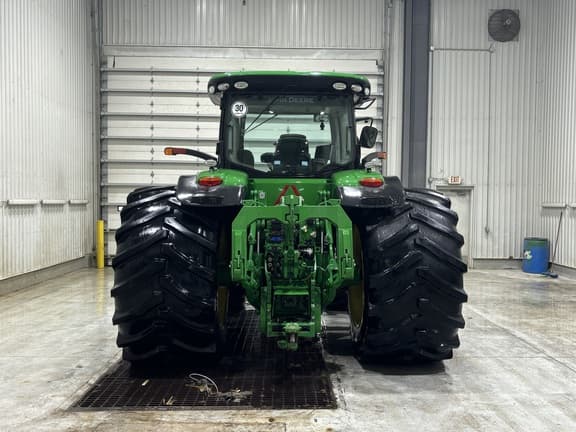 Image of John Deere 8370R equipment image 4