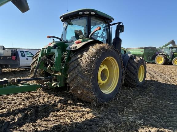 Image of John Deere 8370R equipment image 4